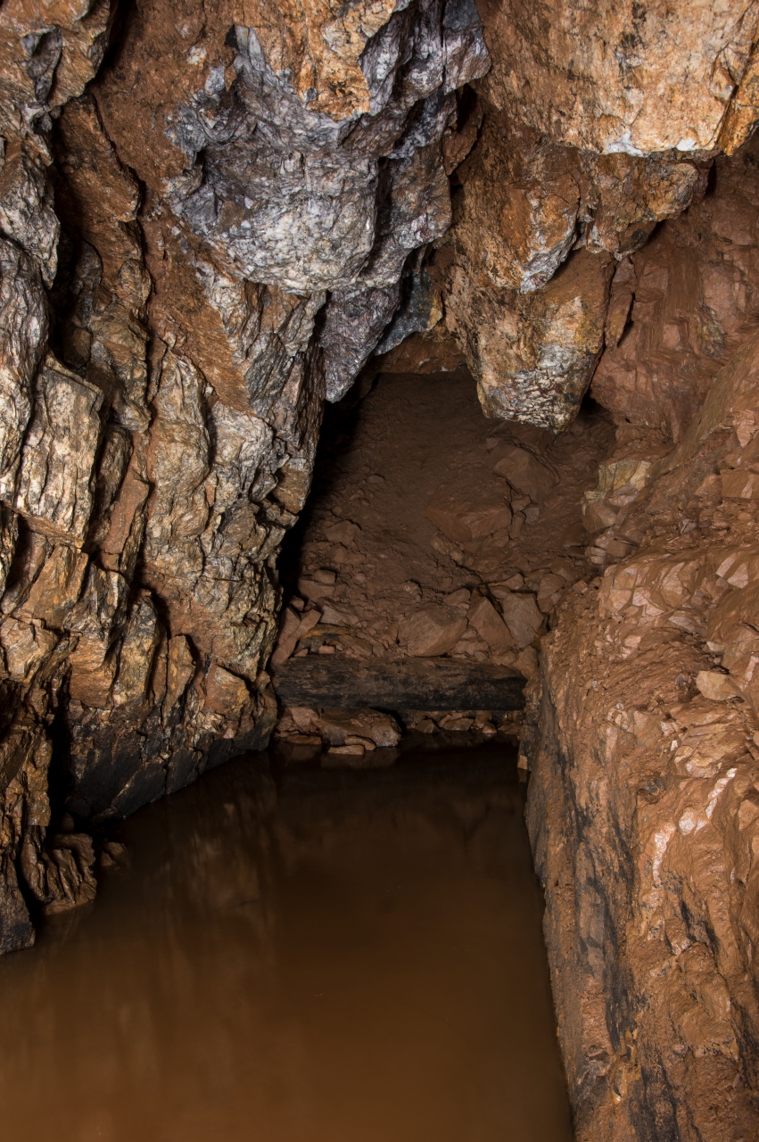 Schuttkegel eines Verbruchs im Stollen