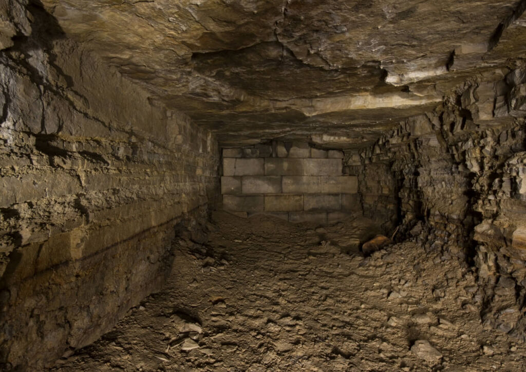 abgemauerter Ausgang des Luftschutzstollens