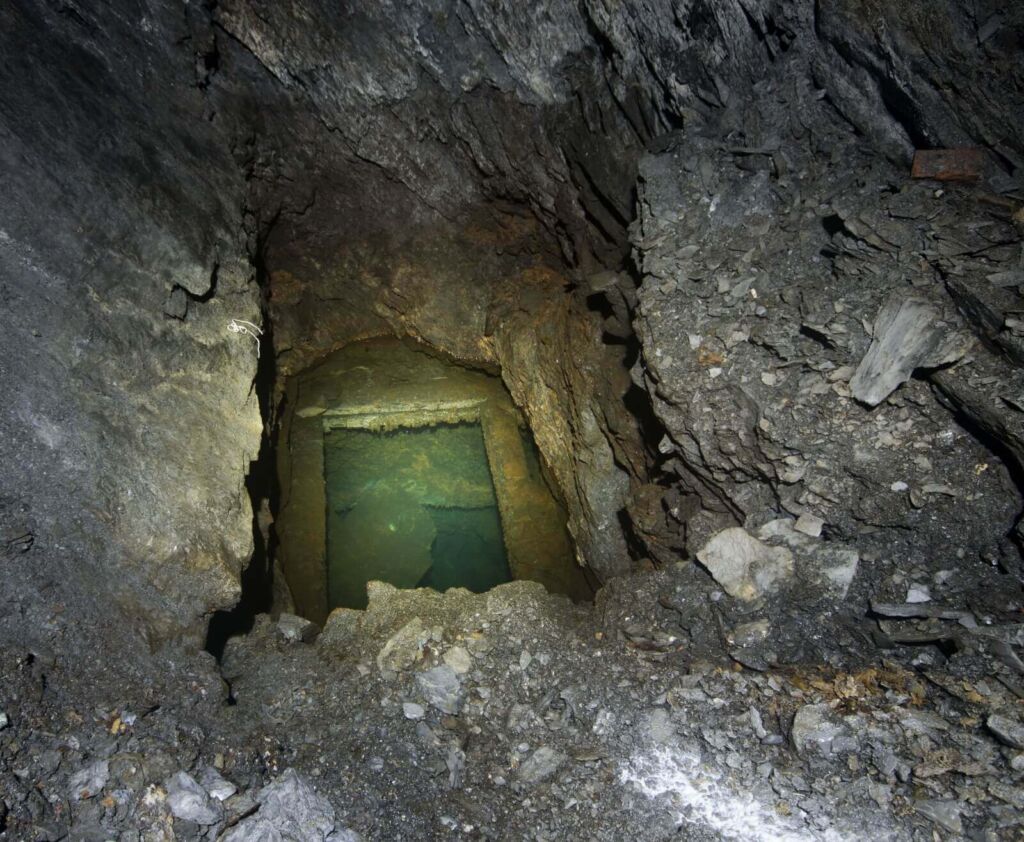 006-blei-zink-erzgrube-tinnitus-abgesoffener-schacht