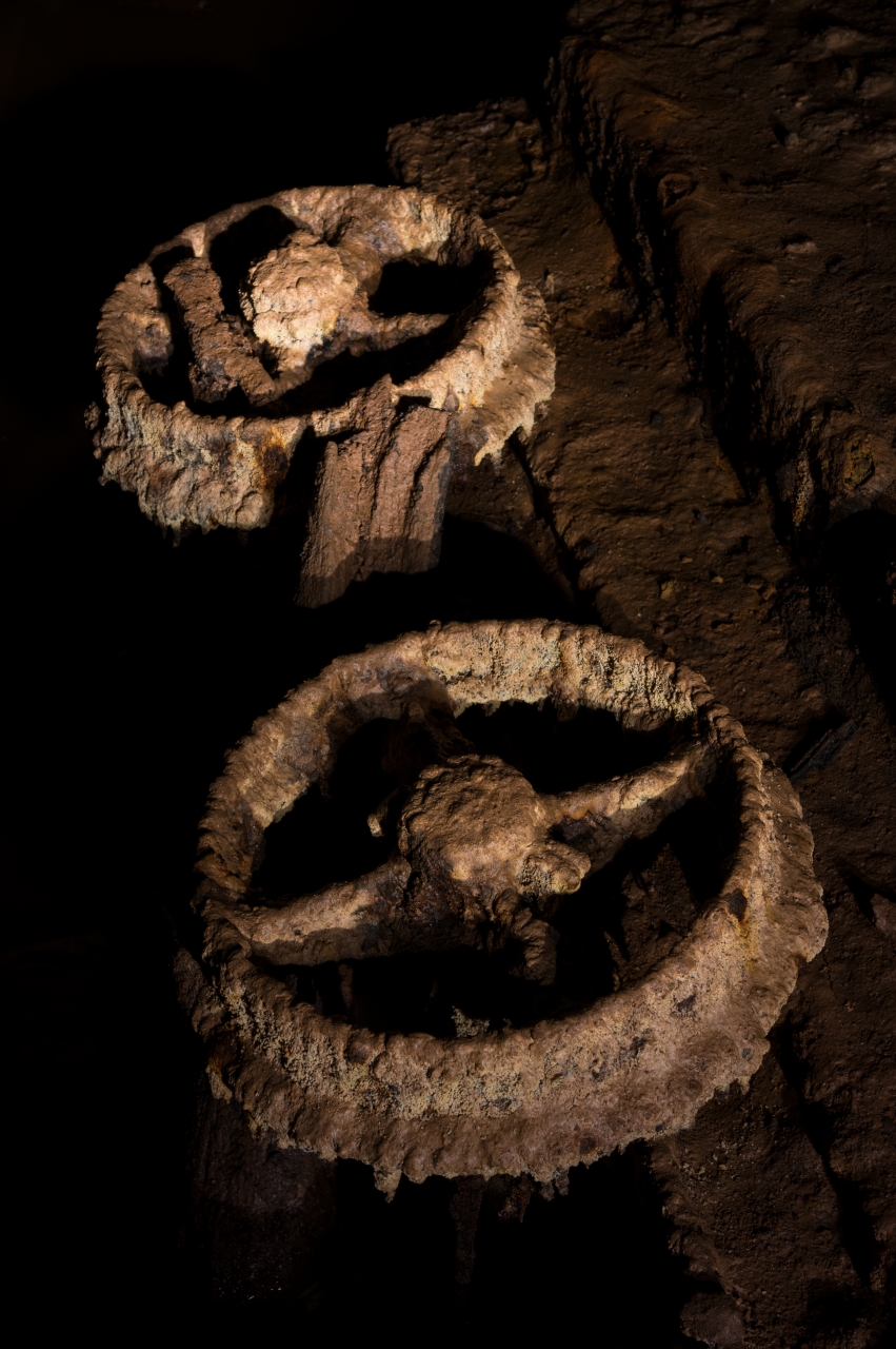 verschlammte Räder vom Förderwagen