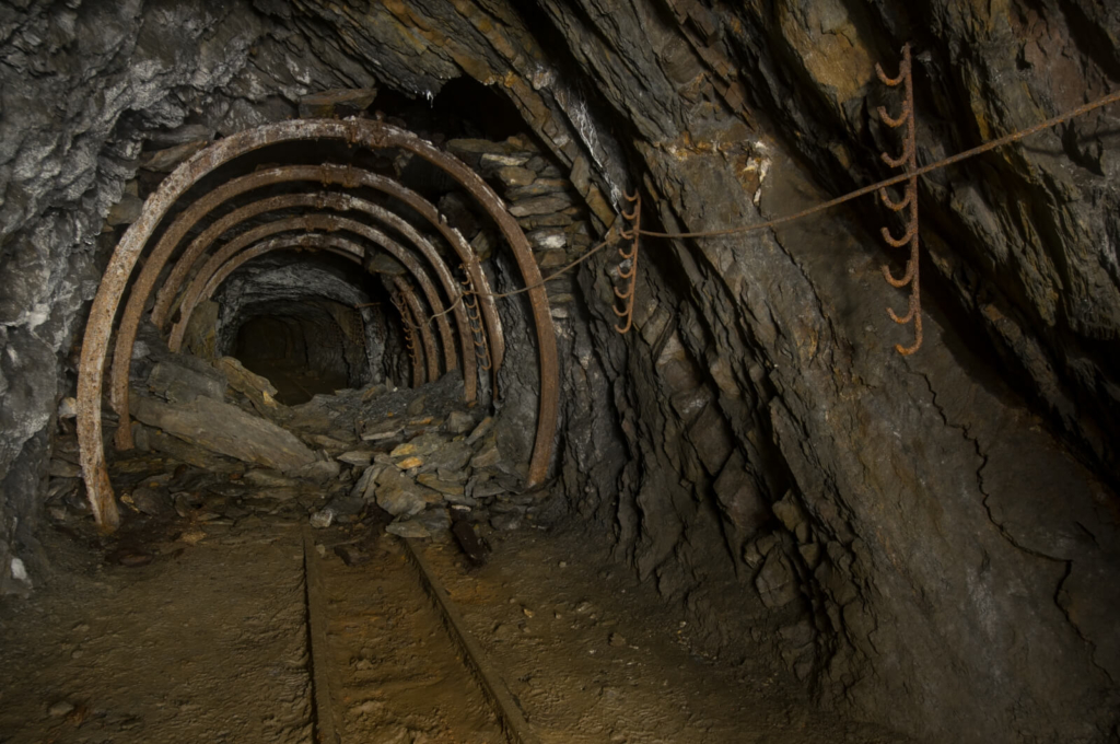 010-blei-zink-erzgrube-tinnitus-stahlsegmentausbau