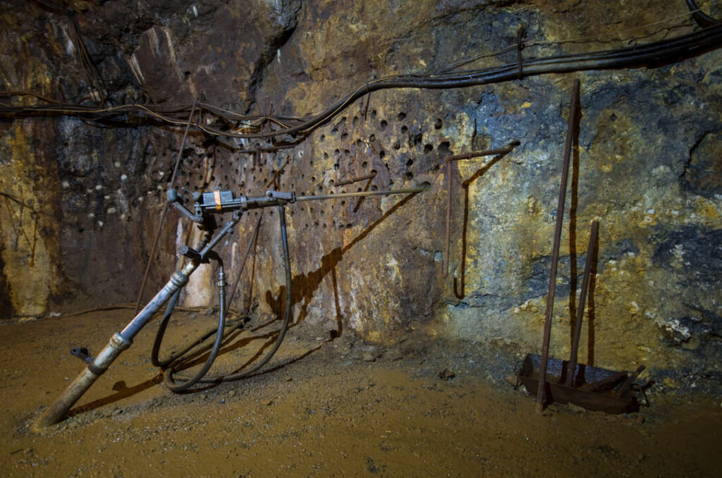 015-besucherbergwerk-drei-kronen-und-ehrt-elbingerode-bohrer