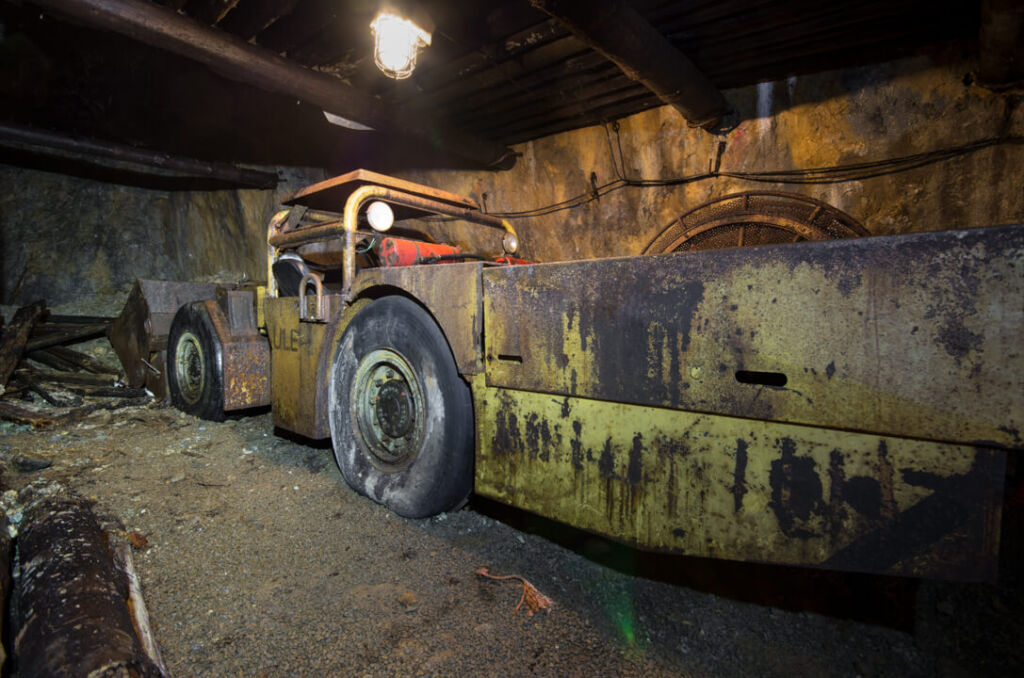 016-besucherbergwerk-drei-kronen-und-ehrt-elbingerode-schaufellader