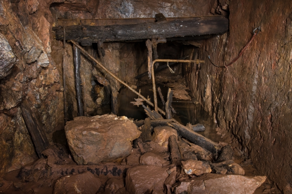 Stahl- und Holzausbau am Gesenk