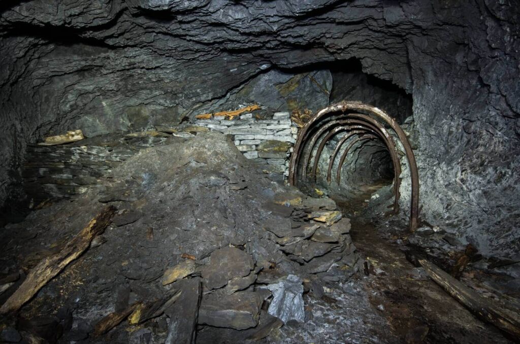 017-blei-zink-erzgrube-tinnitus-bogenausbau-trockenmauer