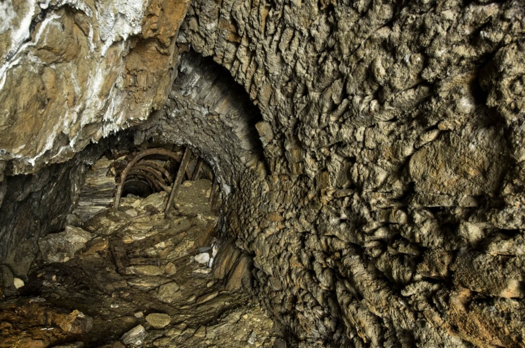 019-blei-zink-erzgrube-tinnitus-starrer-bogenausbau-im-altbergbau