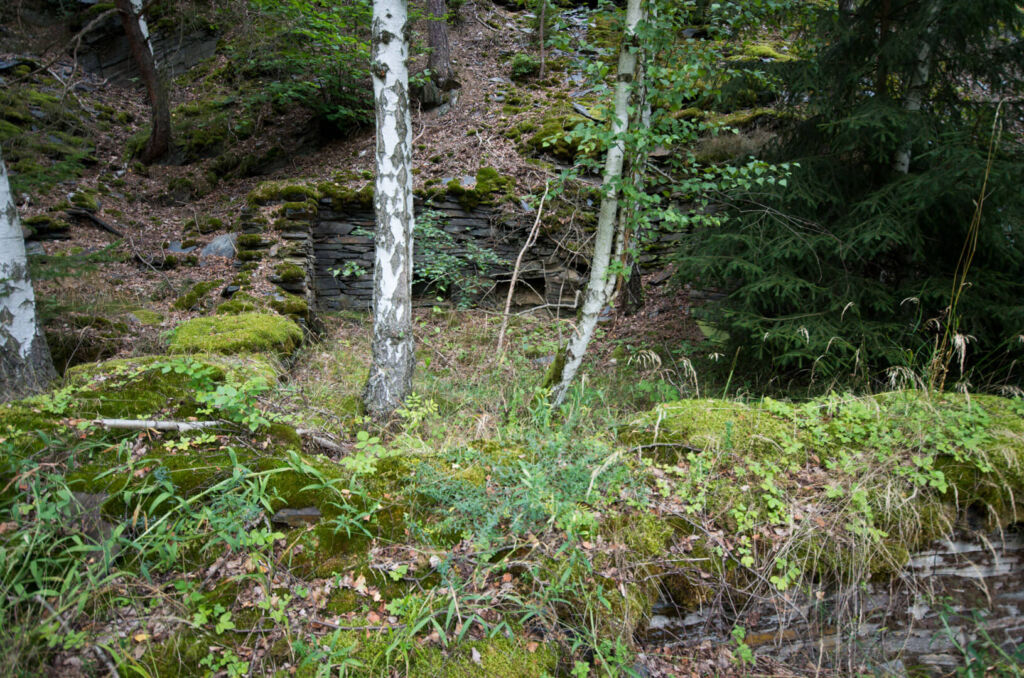 003-grundmauer-ehemaliges-grubengebaeude