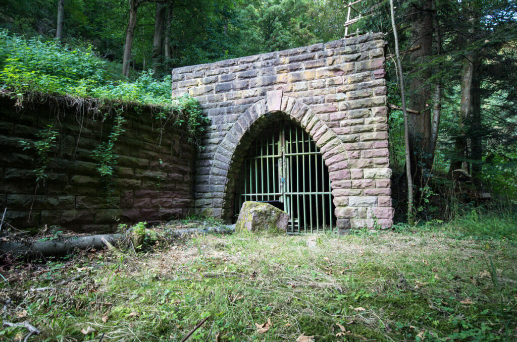Mundloch des Würmtalstollen der Grube Käfersteige bei Pforzheim