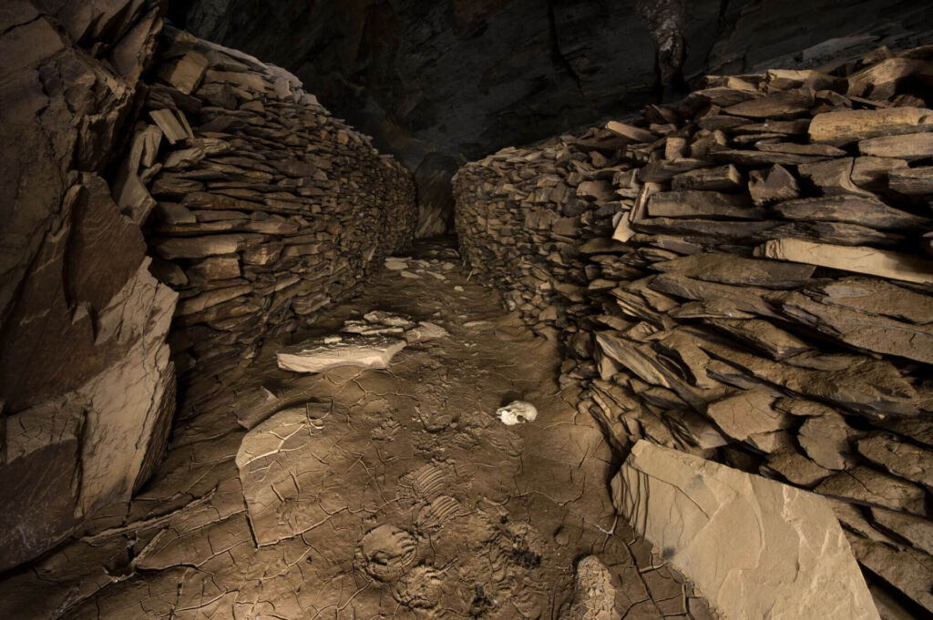 Versatzmauerungen in einem Schieferabbau