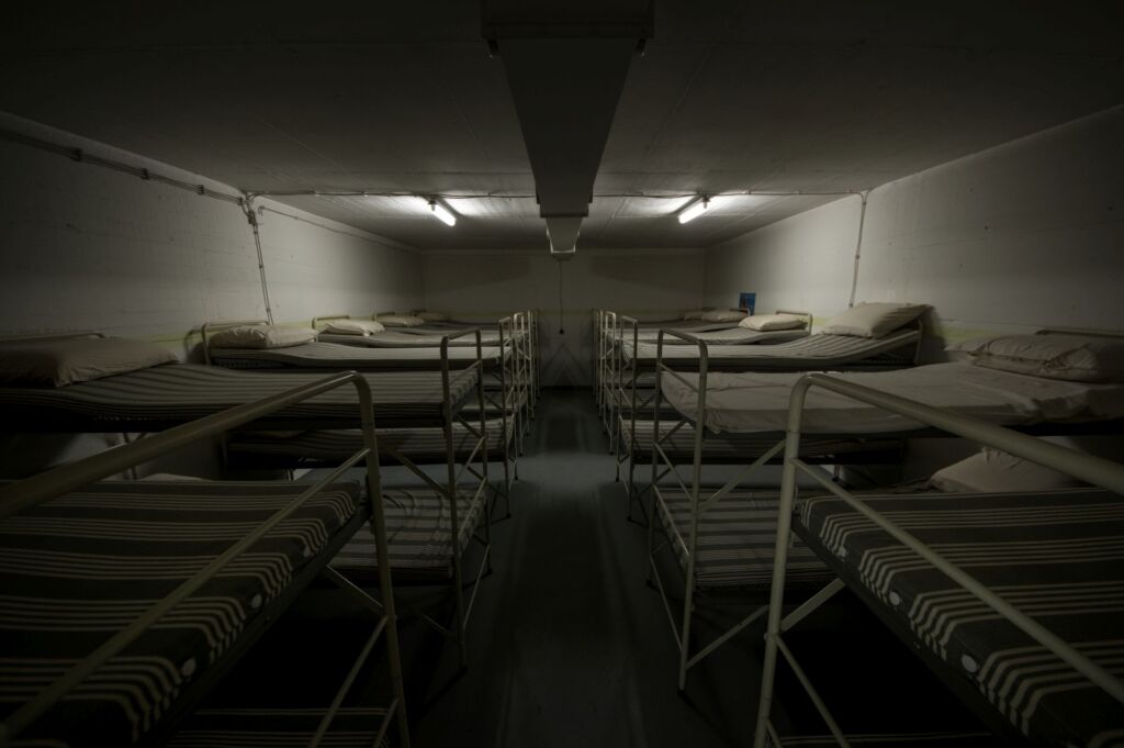 005-bunkerkrankenhaus-hilfskrankenhaus-gunzenhausen-bayern-bettenzimmer