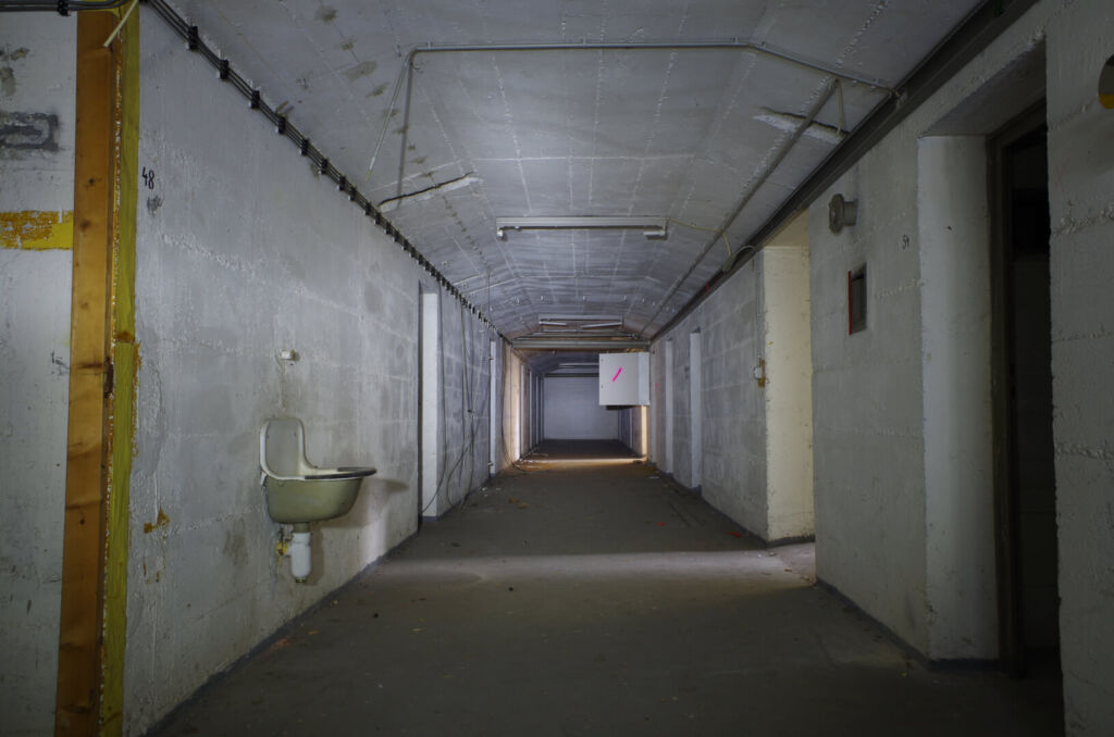008-tiefbunker-germersheim-zugangsflur