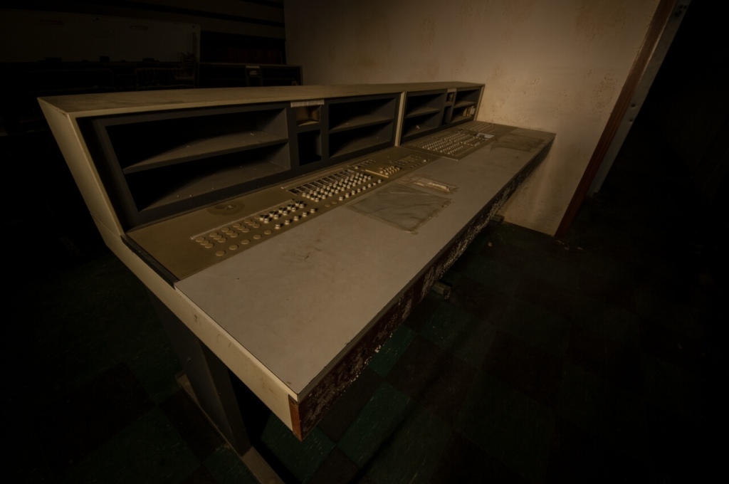 015-nato-bunker-kindsbach-pult