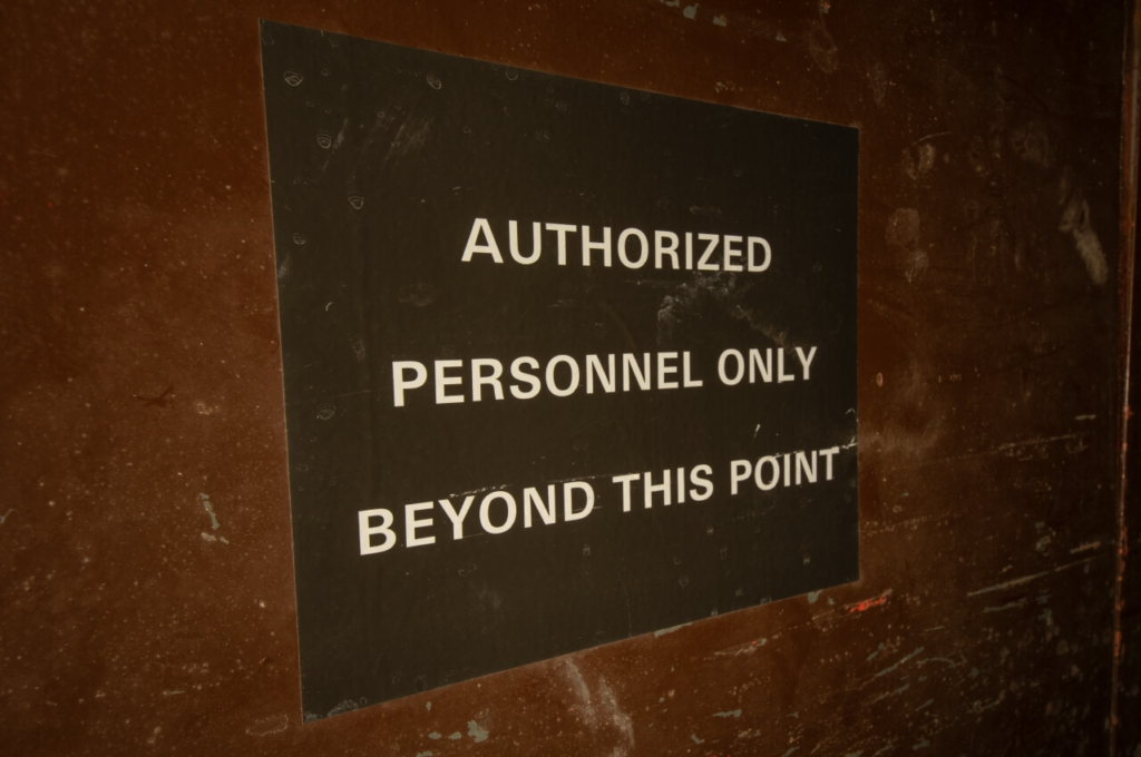 019-nato-bunker-kindsbach-schild