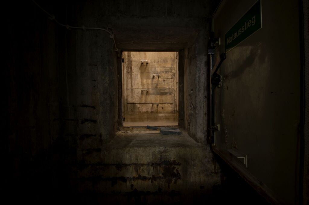 020-bunkerkrankenhaus-hilfskrankenhaus-gunzenhausen-bayern-notausgang