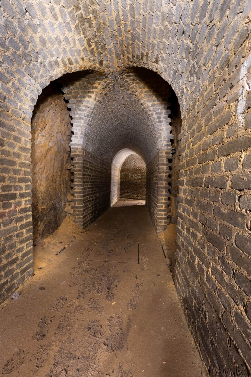 Flur mit Tonnengewölbe Ausbau in der Luftschutzanlage