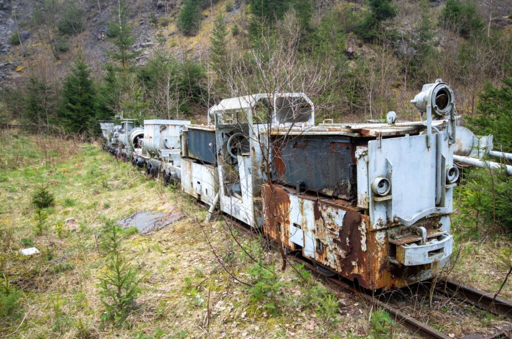 001-tagebau-schmiedefeld-west-grubenbahn Grubenbahn im Tagebau West der Eisenerzgrube Schmiedefeld.