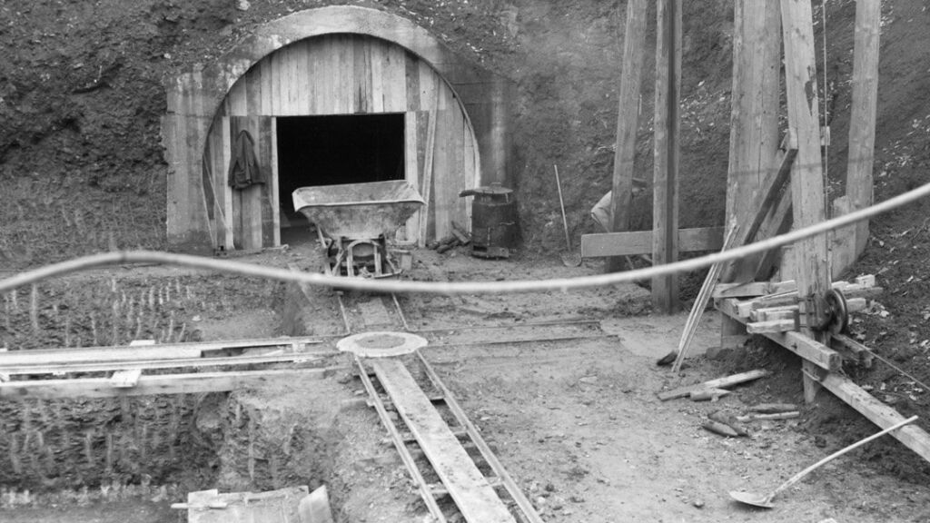 Historische Aufnahme einer unterirdischen Anlage